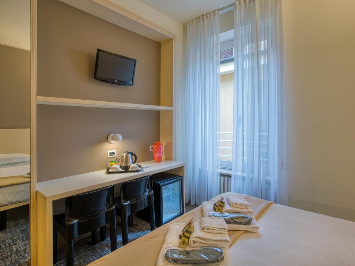 Hotel Piroscafo Desenzano del Garda Exterior photo