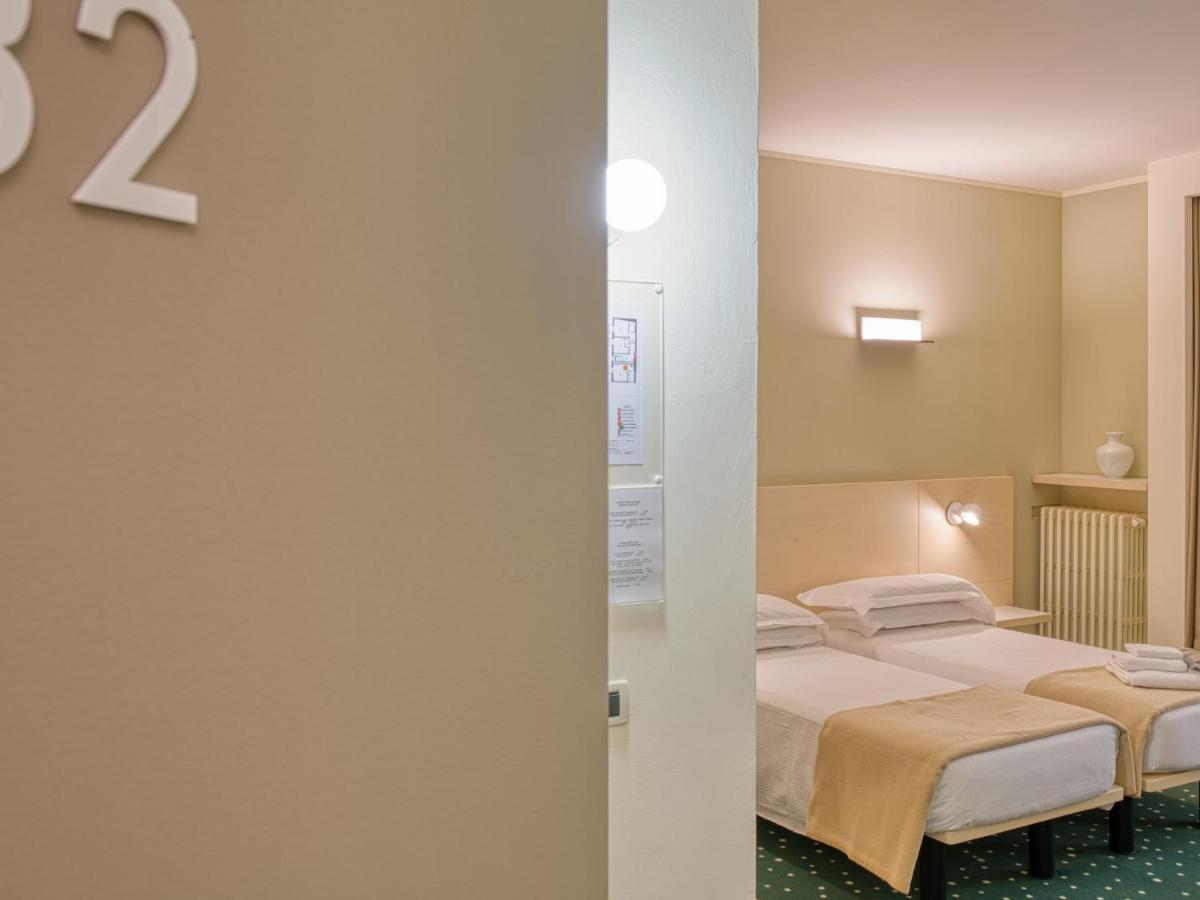 Hotel Piroscafo Desenzano del Garda Exterior photo