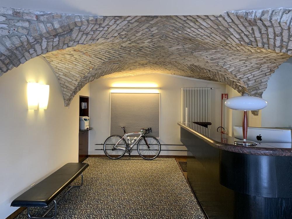 Hotel Piroscafo Desenzano del Garda Exterior photo
