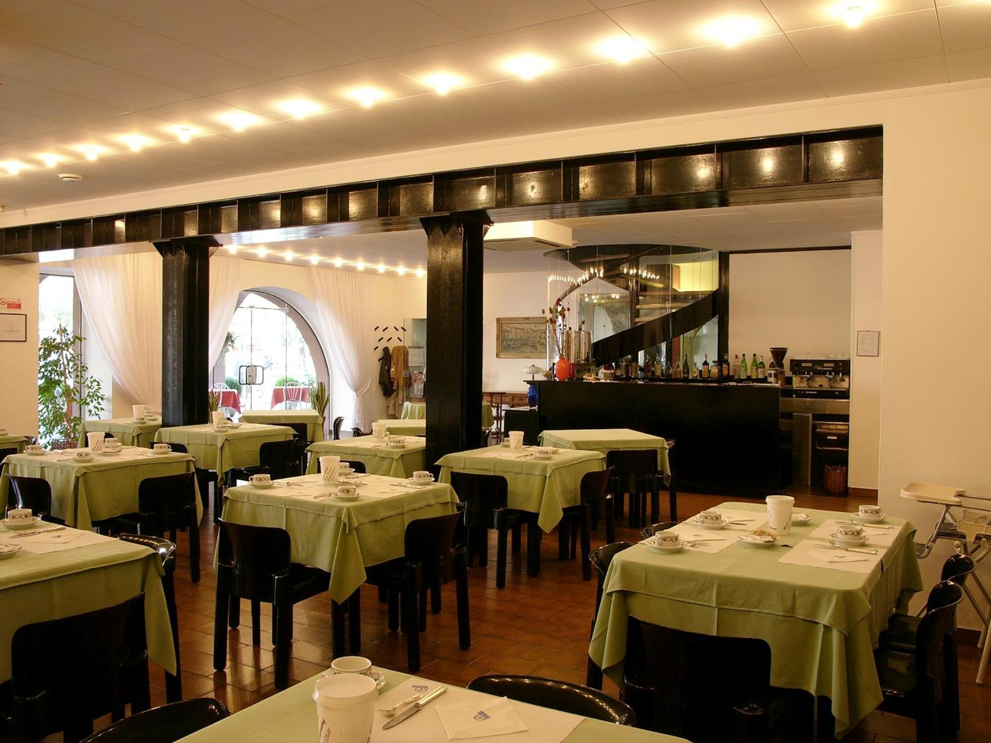 Hotel Piroscafo Desenzano del Garda Exterior photo